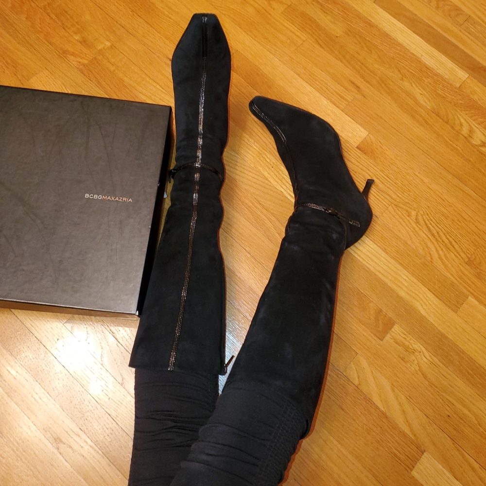 BCBG MAXAZRIA suede boots